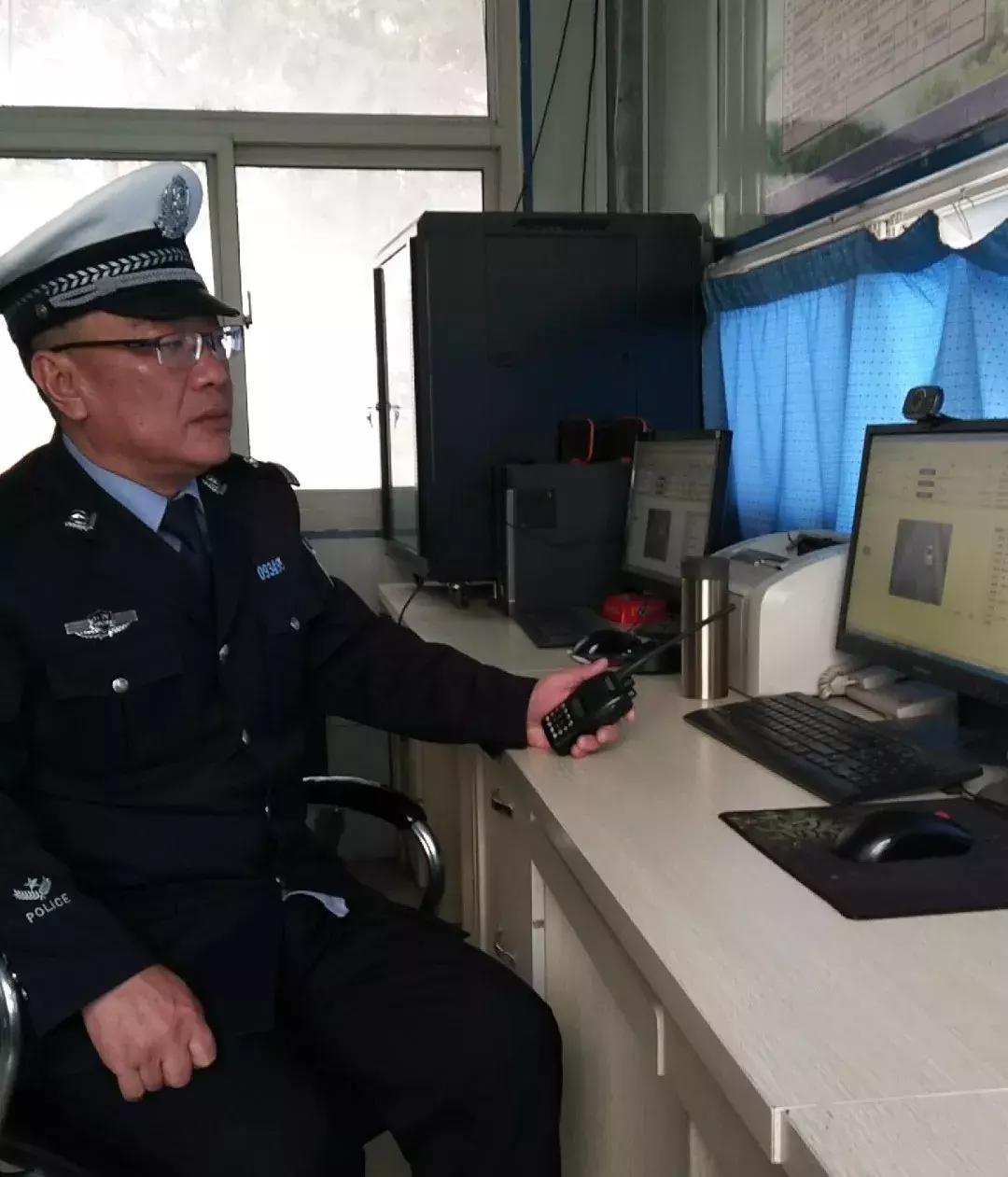 “幕后”交警冯安庆