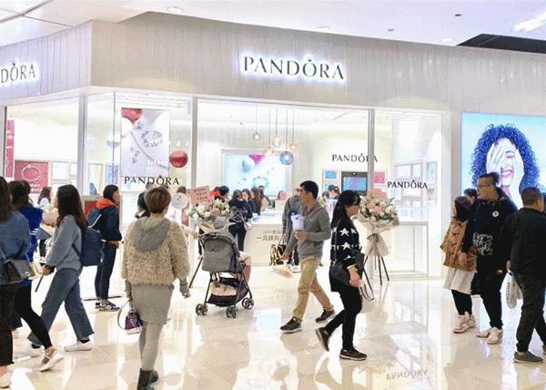 网红品牌+IP赋能,看广州西城都荟焕新突破的“进化公式”!