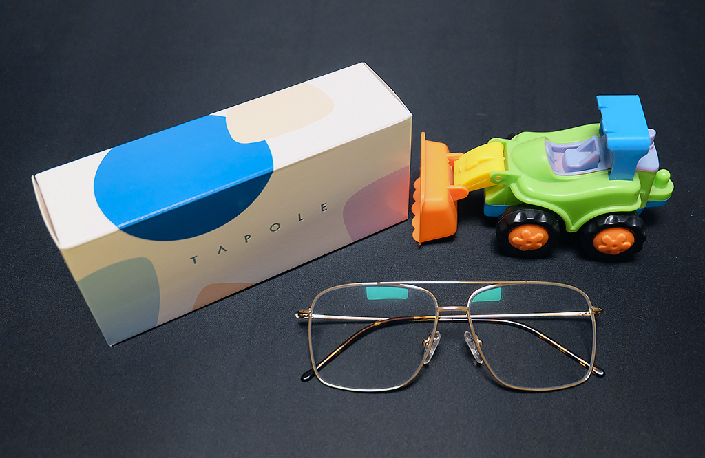 紫外线变色眼镜测评,防紫外线100到500之间眼镜测评