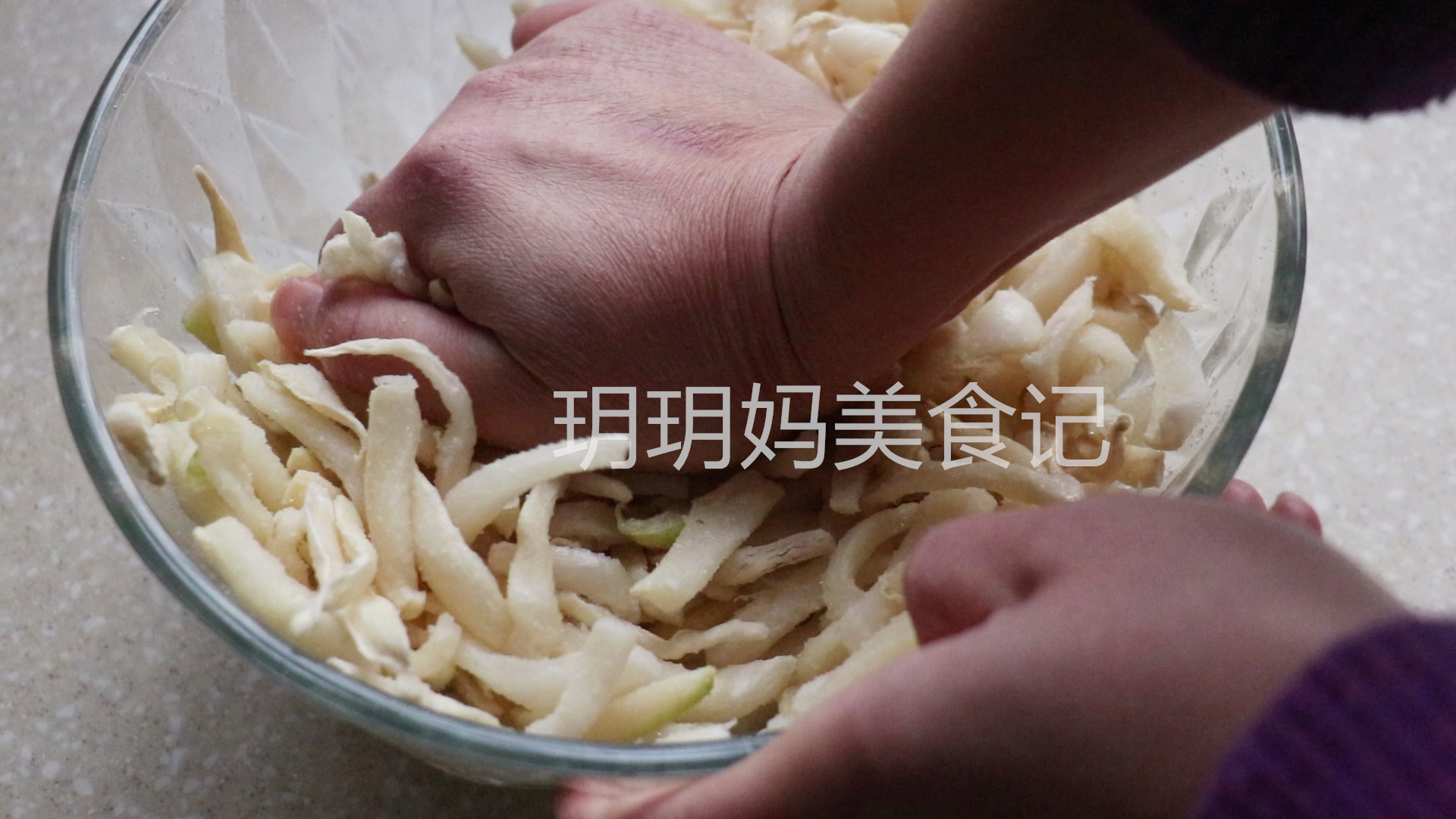 萝卜干的腌制方法和步骤酸甜不坏,腌制整个萝卜干的方法简单