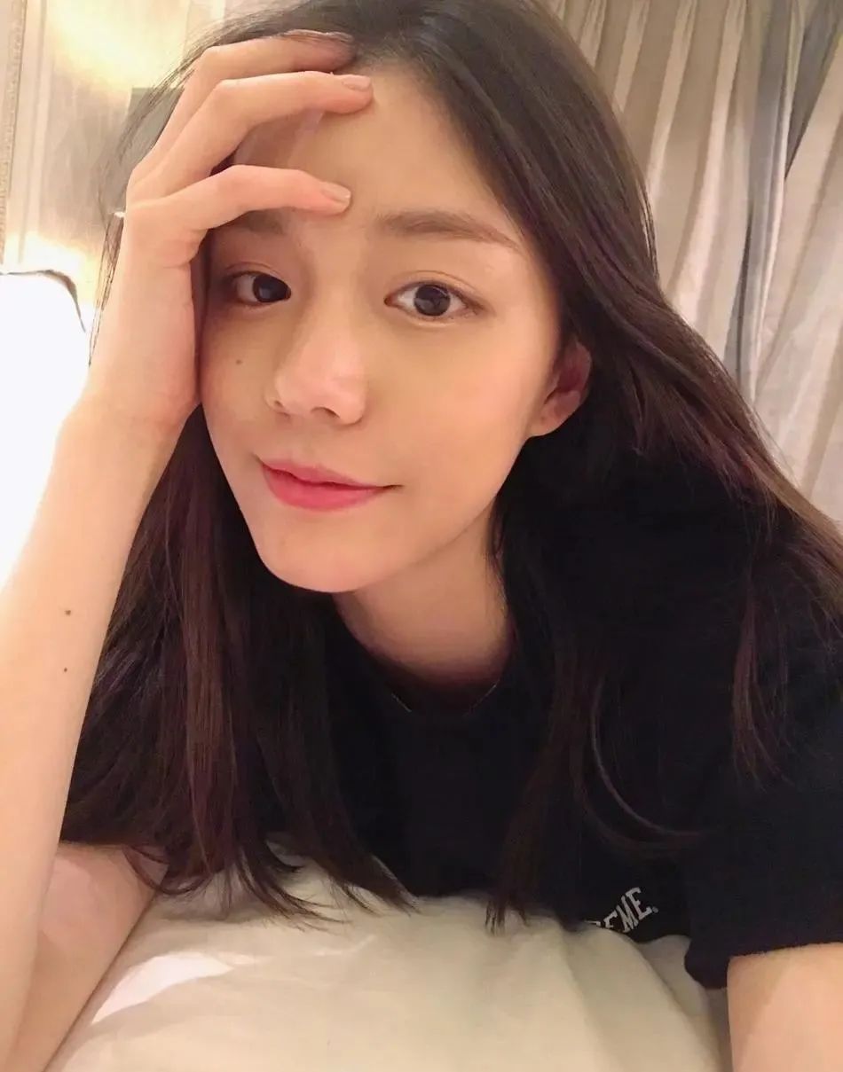 “群聊3姐妹”曾言论惹争议,今王文也逐梦导演圈,另外2位怎样了