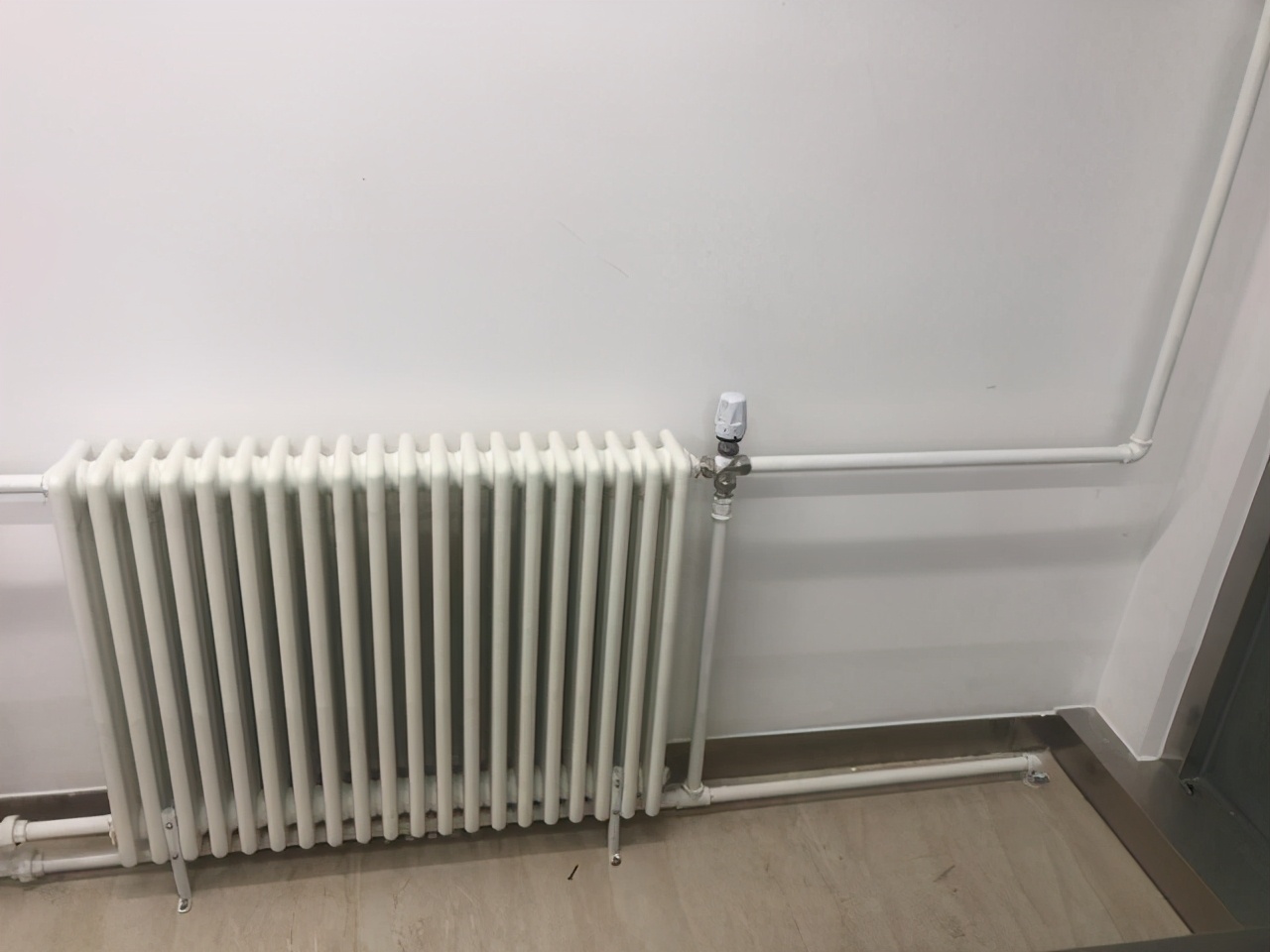 串联暖气片回水管不热是什么原因,串联暖气片回水管不热解决办法