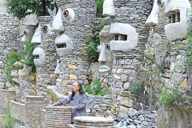 隐居深山20年出山后直接身价上亿,80后小哥在贵州深山隐居