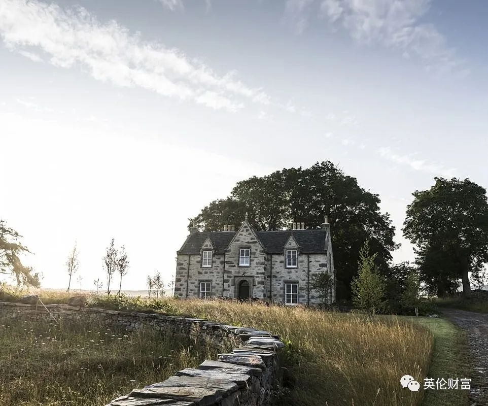 抄底烂尾楼的企业家,抄底核心区老房子