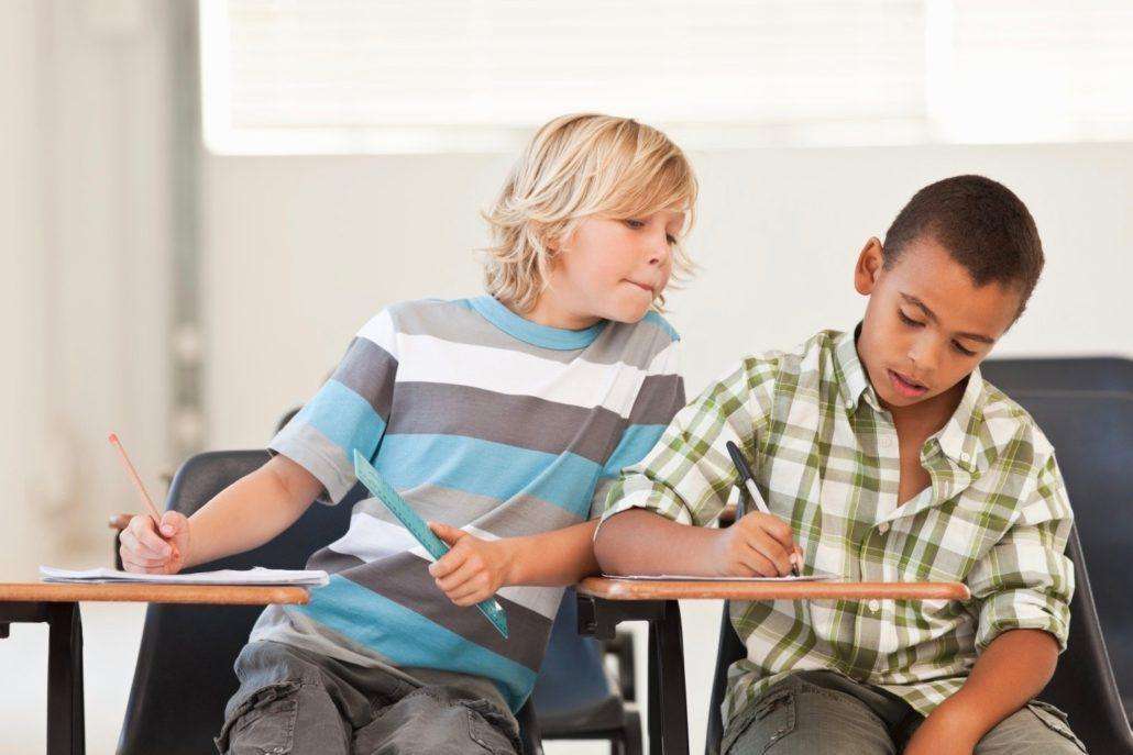 小孩考试作弊家长要给老师道歉,学生考试作弊被抓家长这样做