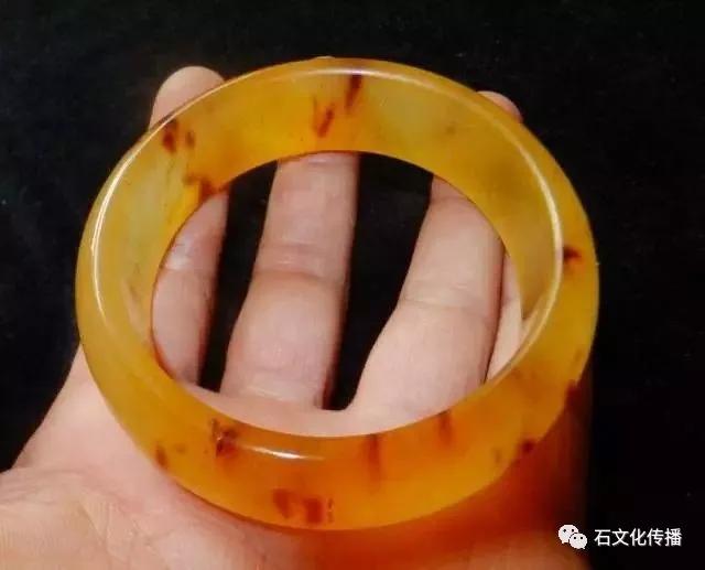 新疆精品金丝玉原石图片,金丝玉何为精品