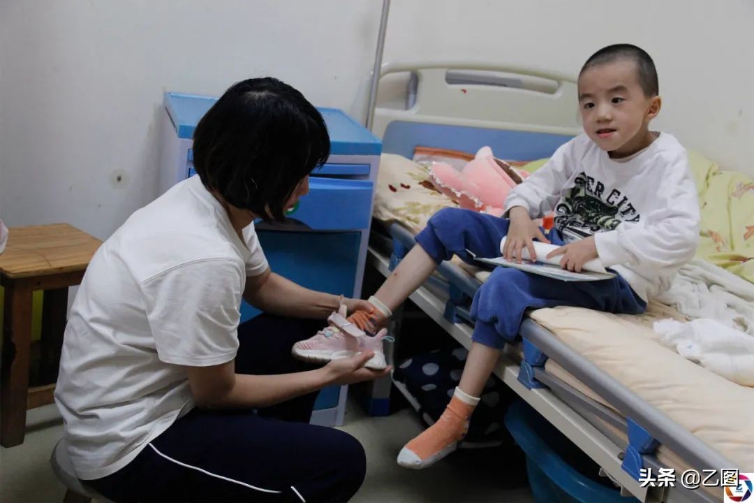 八个月多的孕妇摔跤孩子还有救不,孕妇摔了一跤难产