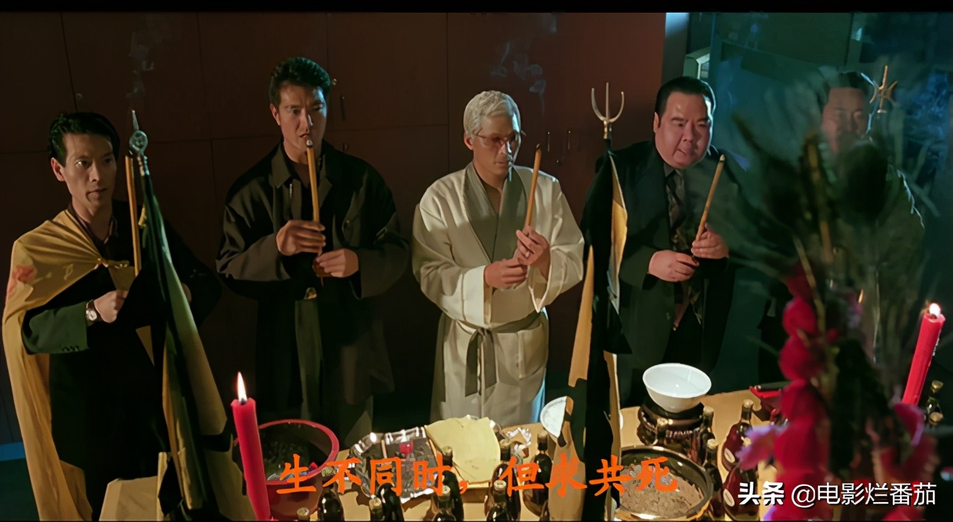 一急之下炒掉导演自己来，成龙在放火烧掉整条街后，电影终于大卖