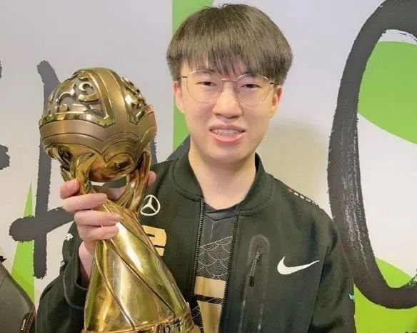 你可能不喜欢RNG.Xiaohu，但没人会讨厌李元浩