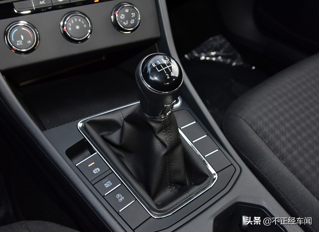 宝来2021款1.5自动舒适智联版报价,2023款1.5l宝来自动精英值得买吗