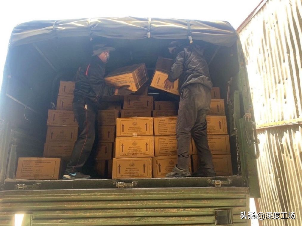 印军向中印边境运送大量物资,印军向边境运送武器装备