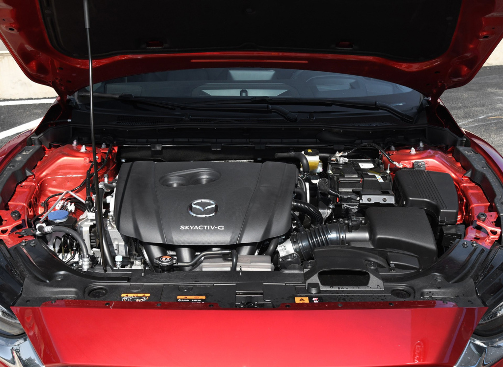 马自达阿特兹2.0l和2.5l怎么选择,天籁2.0l与阿特兹2.5l该怎么选