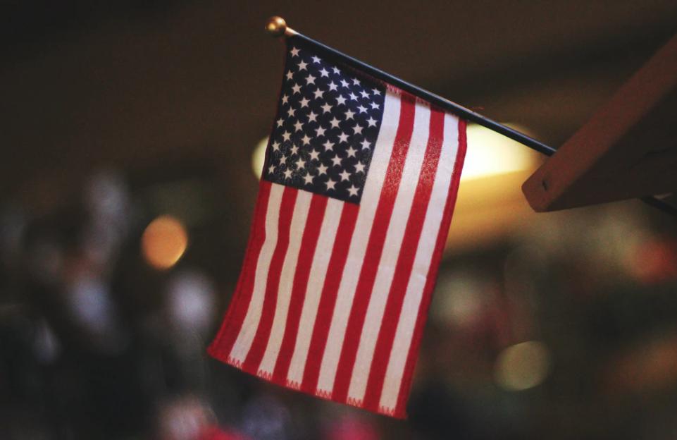 美国富豪把穷人喻为“需要保持饥饿感的狗”，引发巨大争议