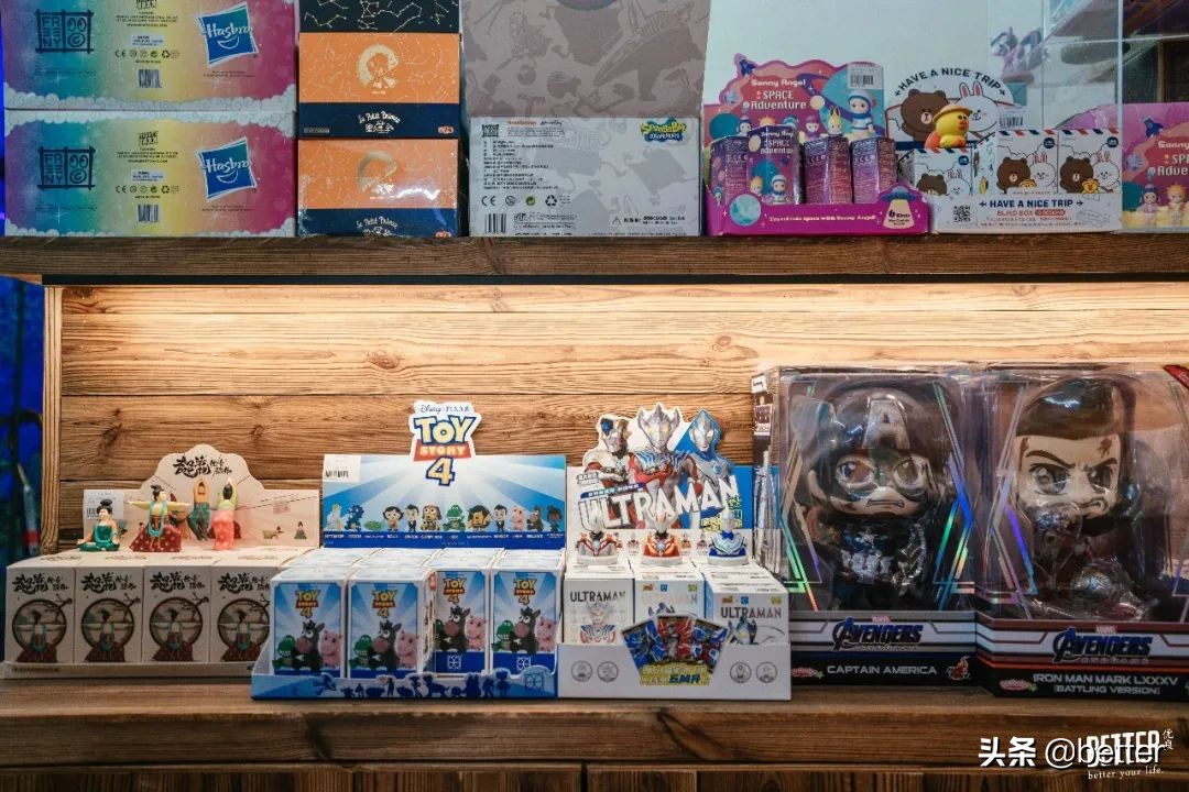 潮玩店和玩具店,逛完玩具店