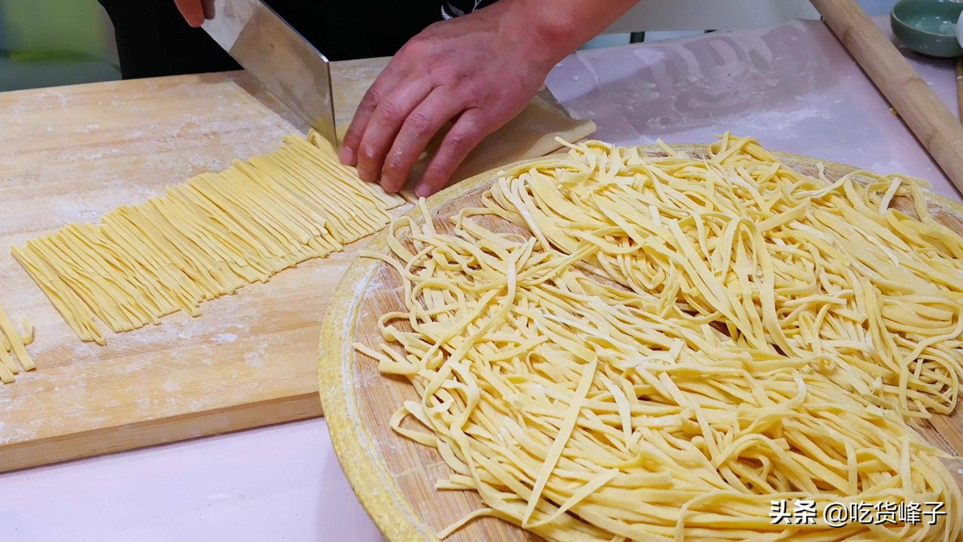 手擀面如何做到筋道爽滑,手擀面筋道好吃有诀窍
