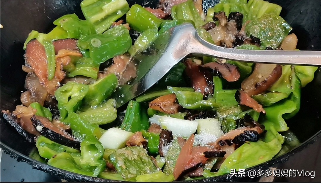 有霉的腊肉怎么吃,长霉的腊肉用火烧过可以吃吗