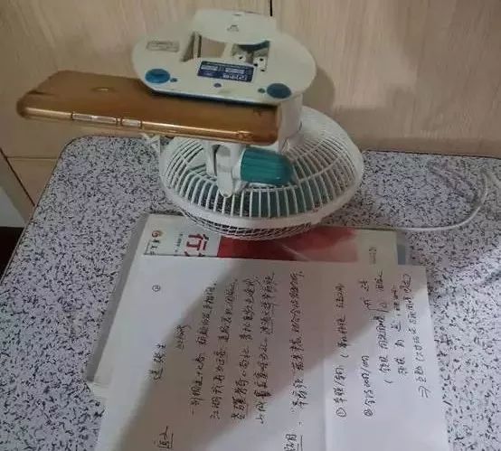 老师被逼成网红直播上课的背后,盘点那些全网被学生逼疯的老师