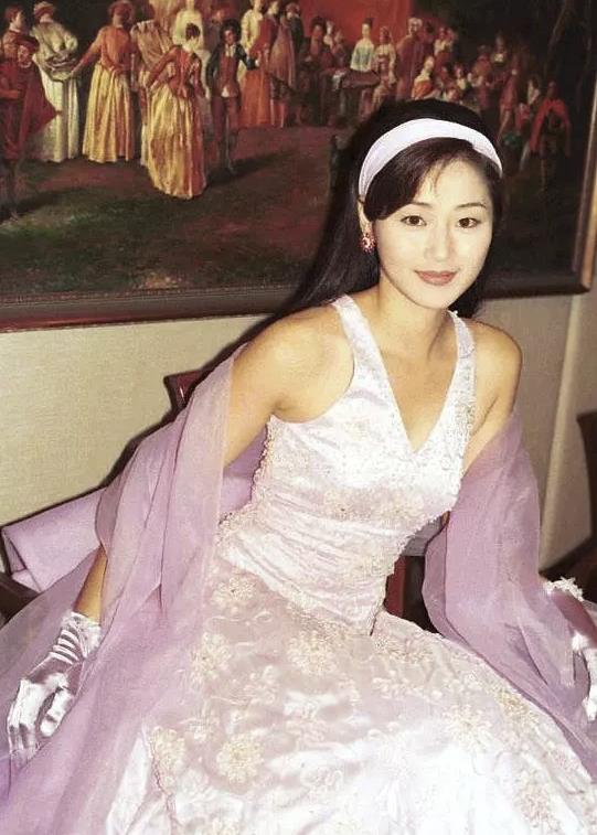 我和春天有个约会万绮雯电视剧,我和春天有个约会万绮雯邓萃雯