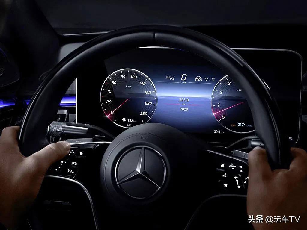 科技爆棚和极致简约奔驰和劳斯莱斯在想啥?