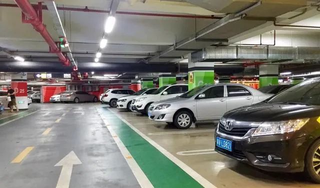 东莞小车太多了,很多打工者*款贷**也要买,车真的很重要吗?