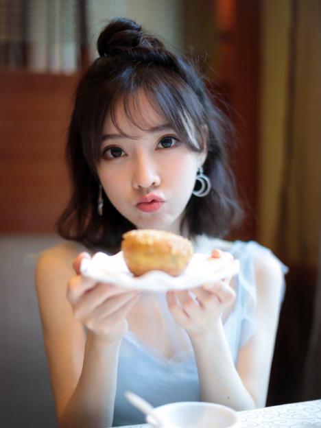 冯提莫再次上场,冯提莫上抖音