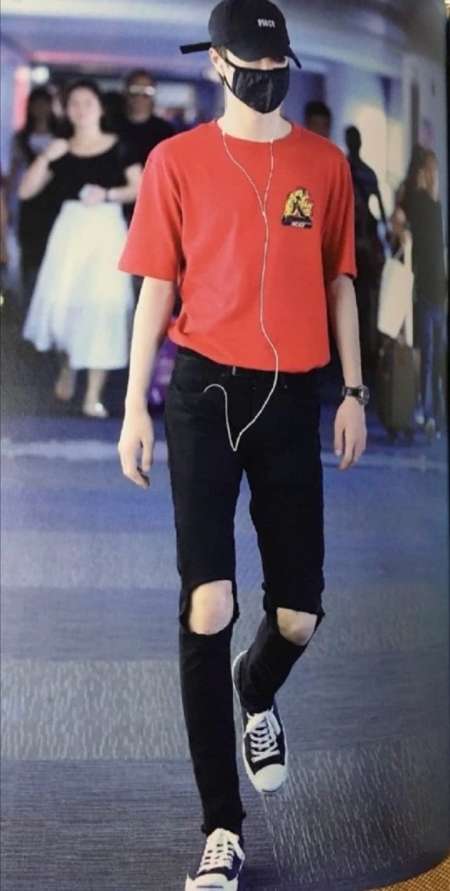 nike王一博穿搭,王一博nike加小香风穿搭