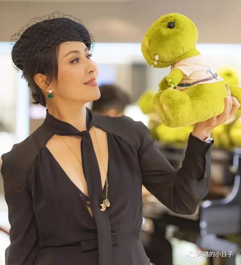 女明星珠宝首饰大比拼高清,女明星都戴什么珠宝