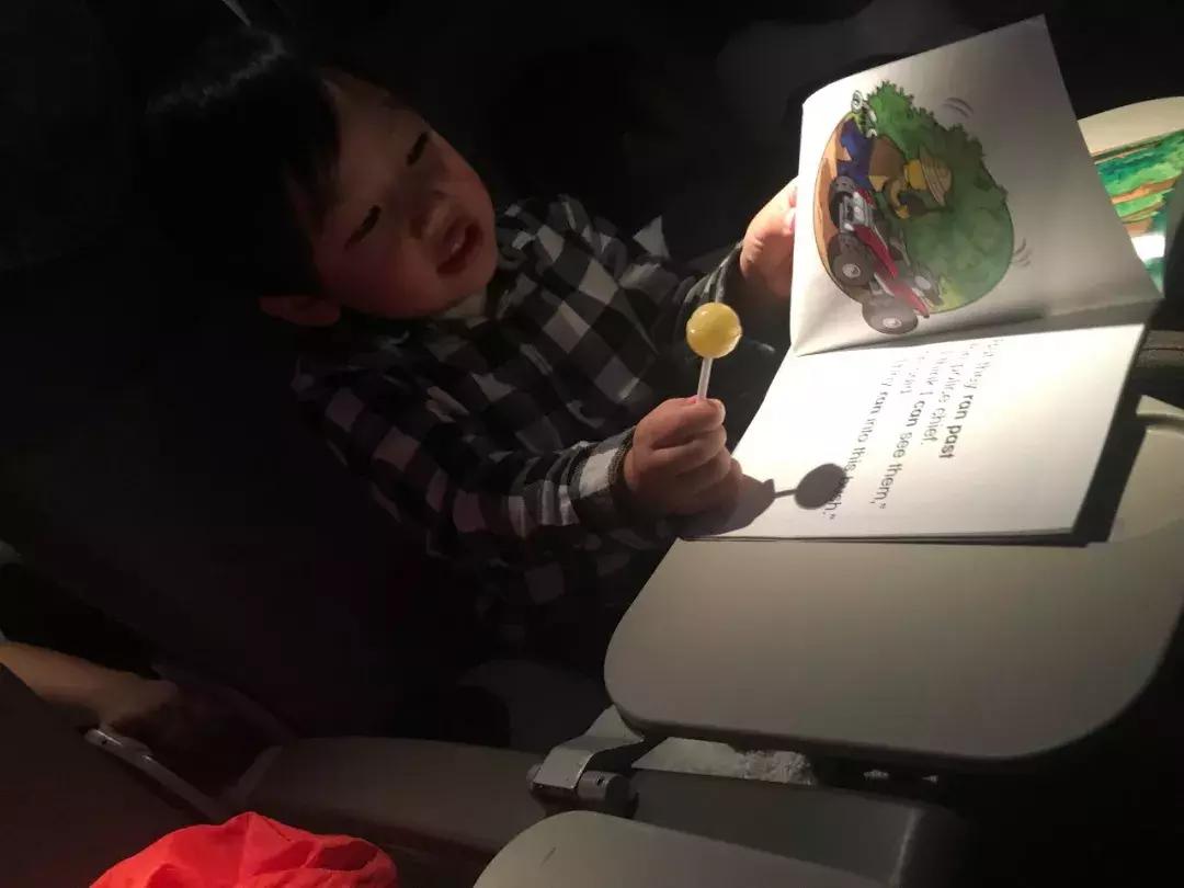 带娃长途飞行攻略,假期带娃体验一次飞行的感觉