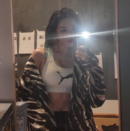 宣美蓝色裙子,宣美同款吊带碎花连衣裙开叉