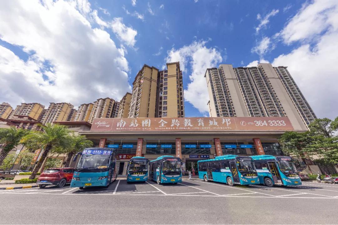 与深圳一河之隔的香港,与深圳一江之隔的城市