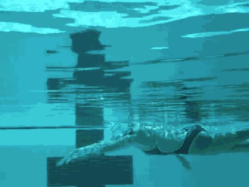 孙杨自由泳打腿教学视频,孙杨自由泳4次腿慢动作回放