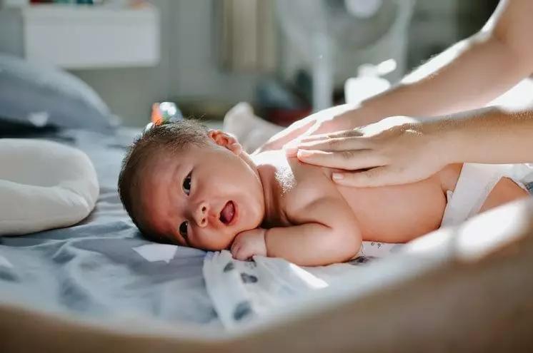 10岁女孩身上湿疹涂什么比较保湿,成年人湿疹保湿用什么护肤品最好