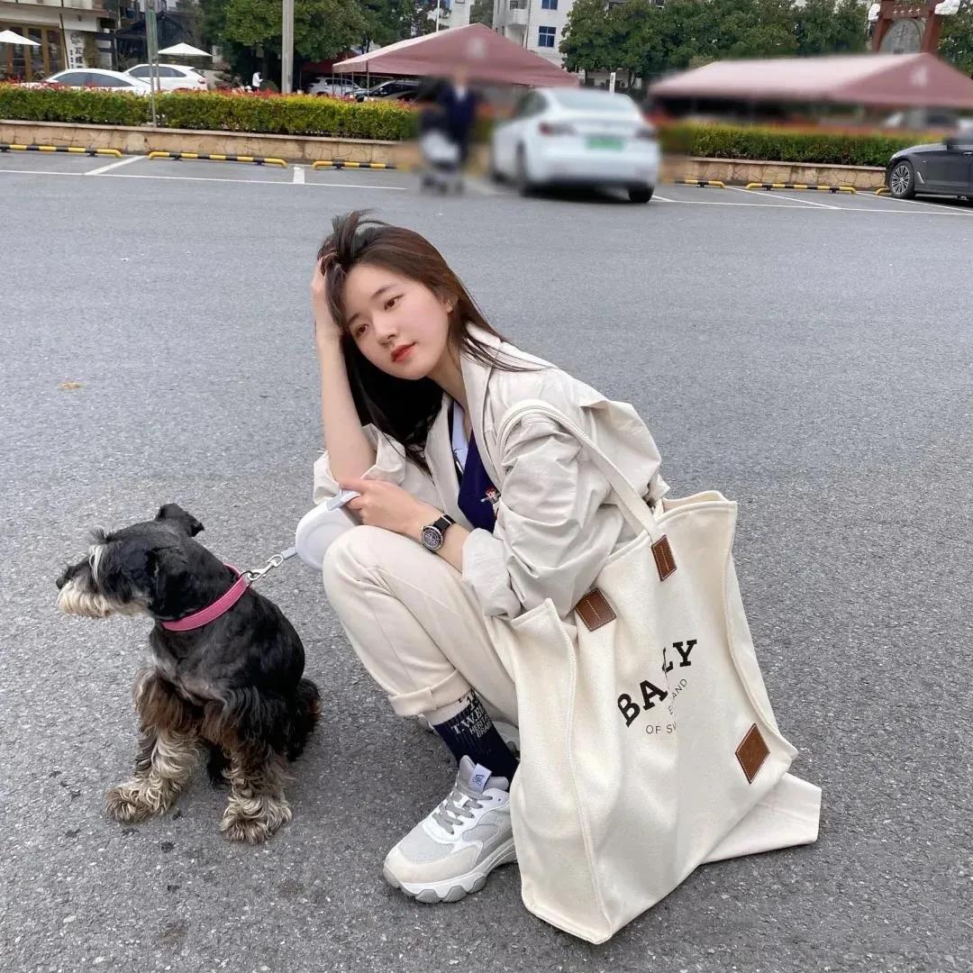 包包对于时尚的重要性,单肩包在穿衣搭配起的作用