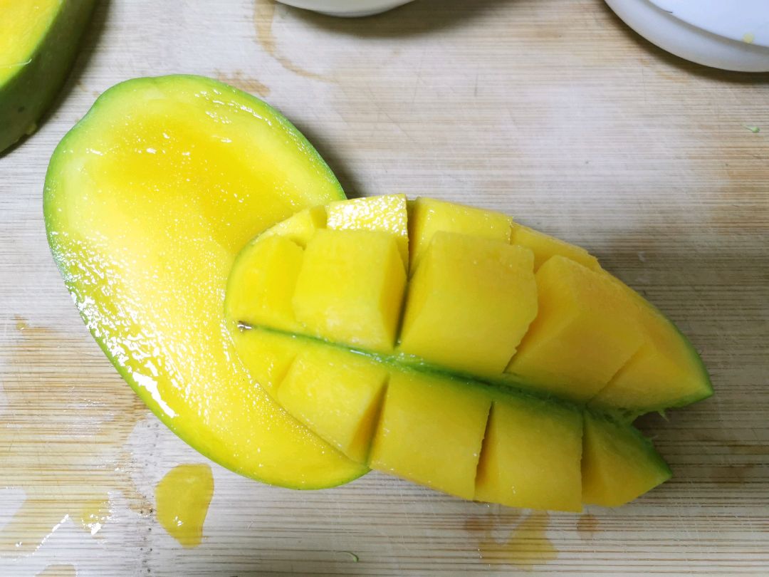 芒果可以和虾仁一起吃吗,虾仁和芒果能一起吃吗