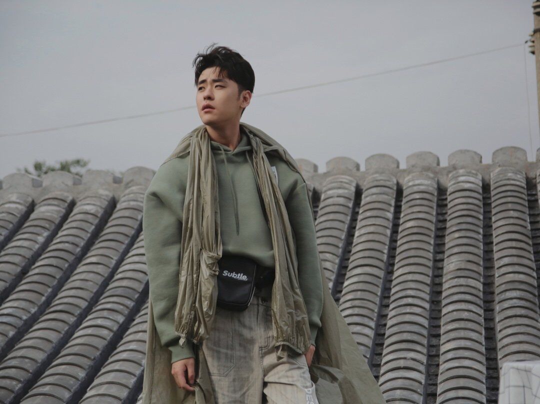 壁咚大明星张云雷完整版,贵圈采访张云雷文字完整视频