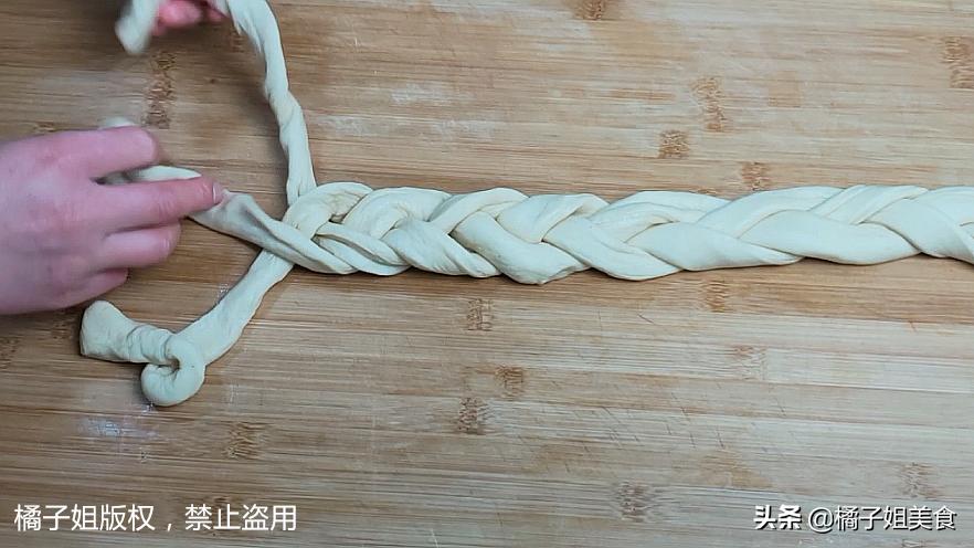 面粉新吃法外酥里嫩超好吃,面粉里加鸡蛋教你秘制新做法