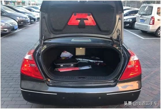 2万左右美式真皮沙发,2万开宝马奔驰