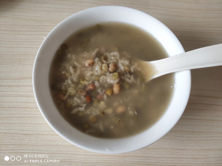 二伏三伏天的豇豆最鲜美,摘一把就能熬锅好粥,两碗不够还想喝吆