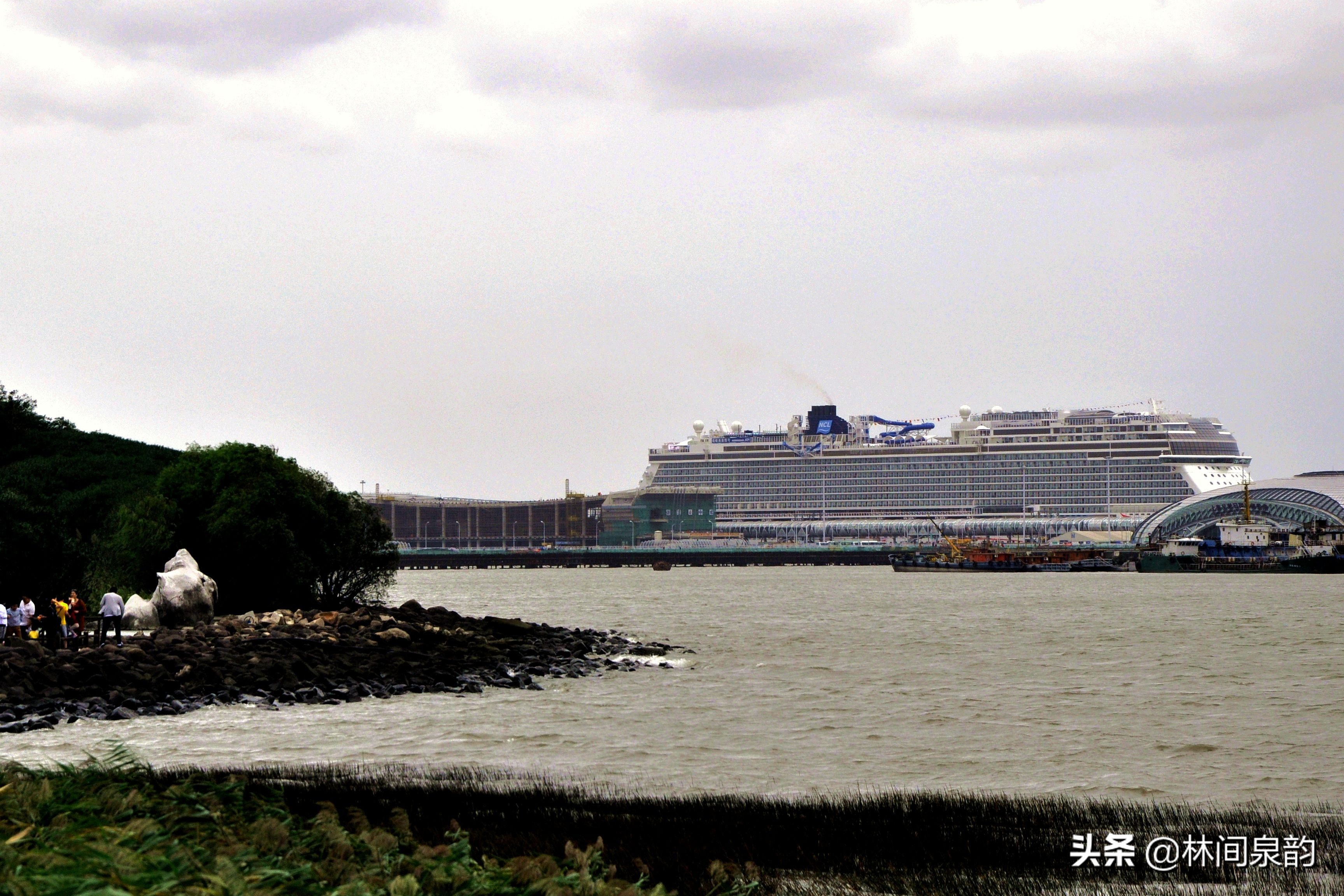 昔日守护边关今朝守护青山,昔日锁江炮台