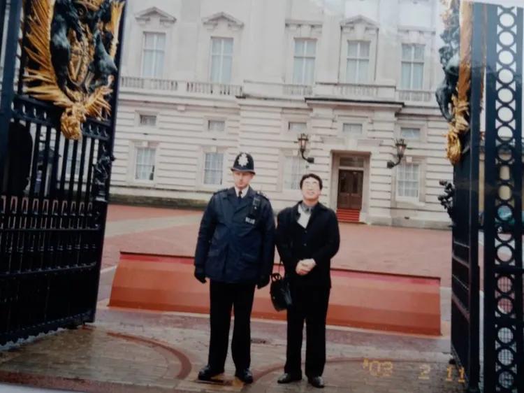 掌上乾坤指间生花世界级艺术家-贾同辉的“指墨”风釆