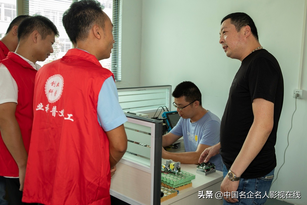 匠人铸金音   创业科普团队走进JBI品牌音响