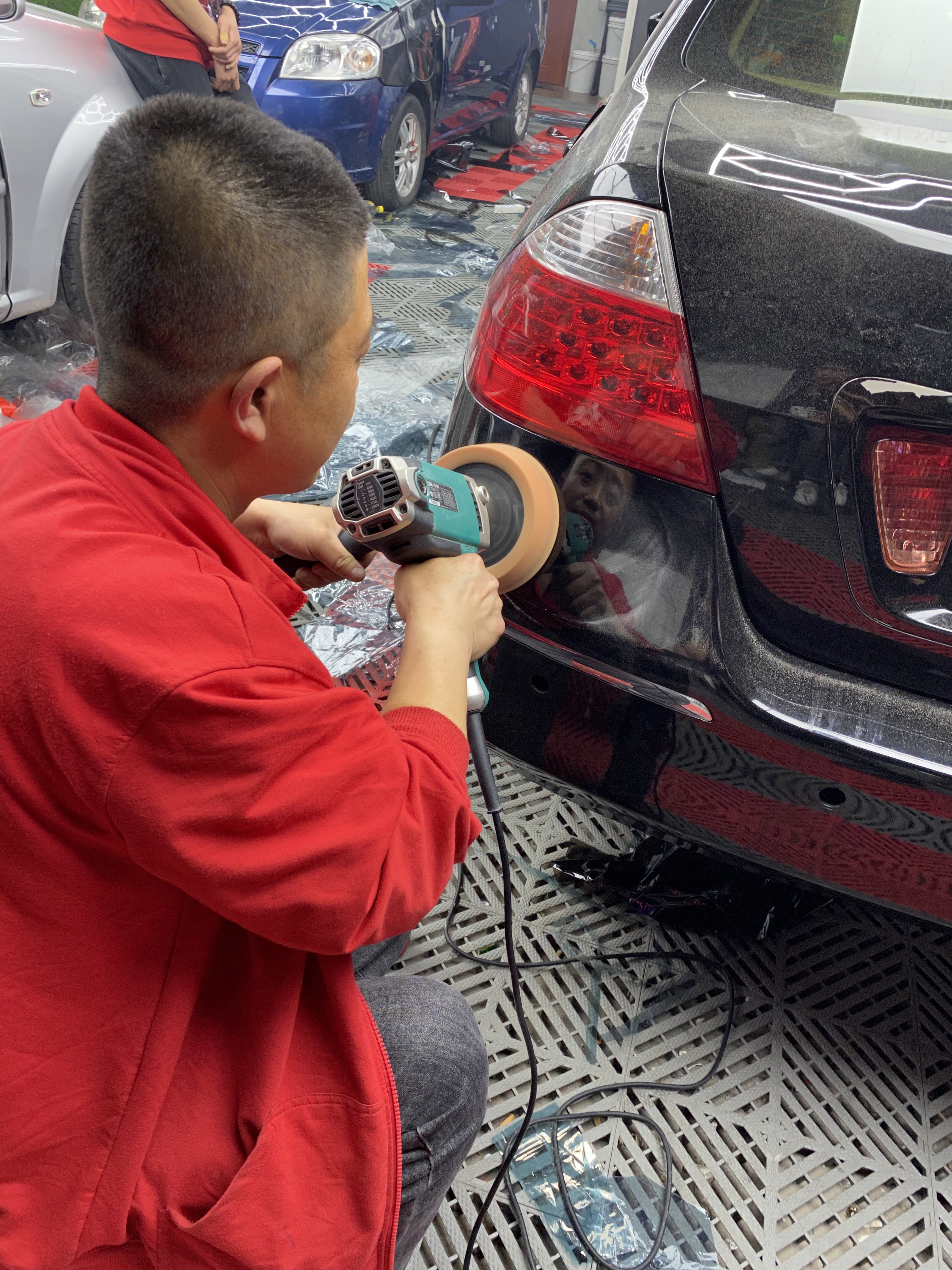 新手如何使用汽车抛光机,抛光机使用方法教程