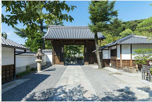 来到日本不能错过章鱼小丸子,去京都不可错过的和服体验