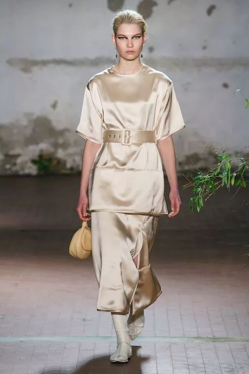 秋冬款舒适不累脚的平底鞋,今年春夏穿什么平底鞋好看