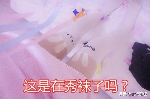 00后女孩“性感”自拍,妈妈发现后怒骂孩子不知羞,网友:太早熟