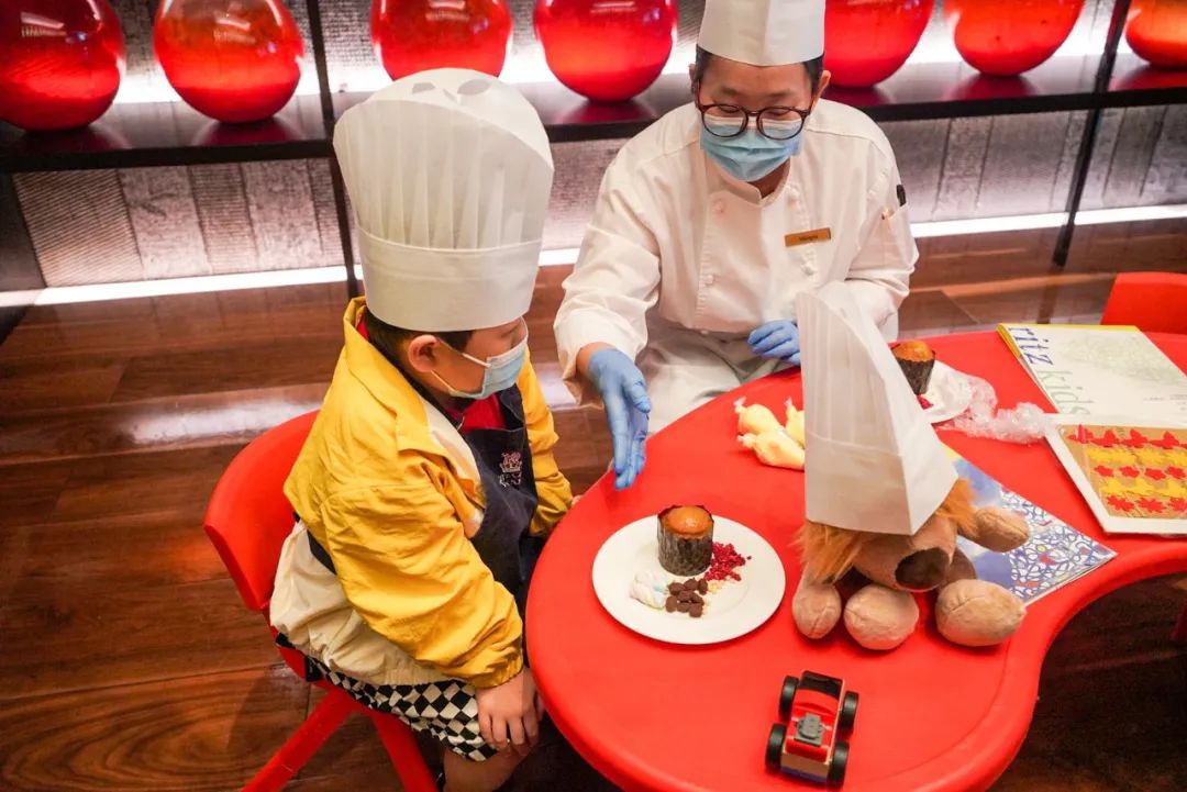 不到两千就能住天津丽思卡尔顿？还能随便吃？这样的羊毛不多了