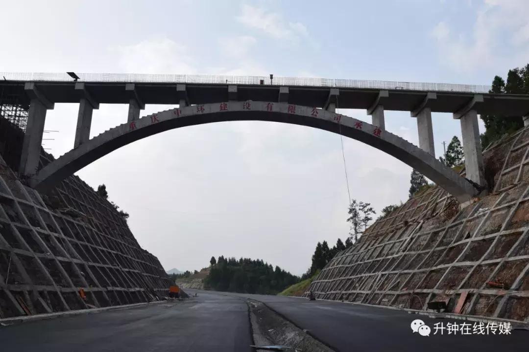 升钟镇玉眉山村,玉眉山村