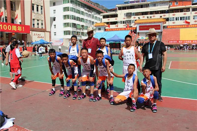 阿坝州希望杯篮球足球比赛,阿坝州小学生篮球比赛