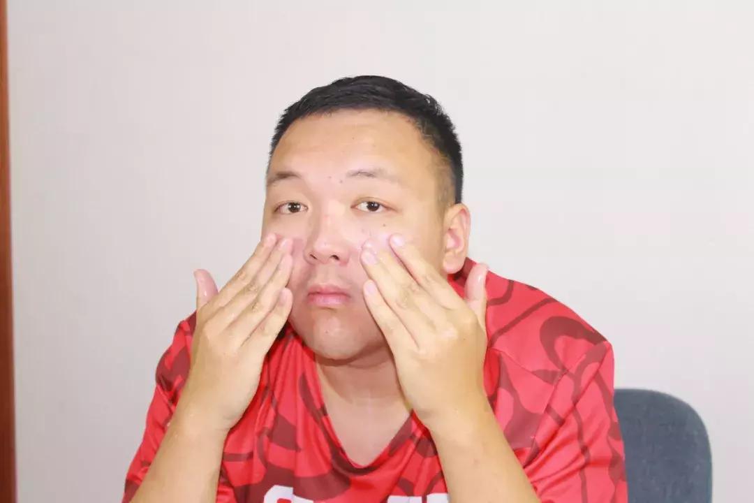 用鸡蛋清去黑头要几分钟,用鸡蛋清去黑头的方法步骤