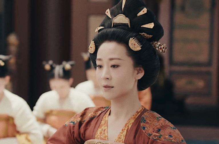 从“最美穆桂英”到为李一桐甘当绿叶，44岁苗圃发展落差太大